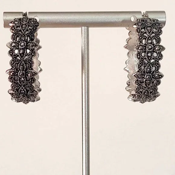 Textured silver hoop earrings with black detail - Picture 3 of 10